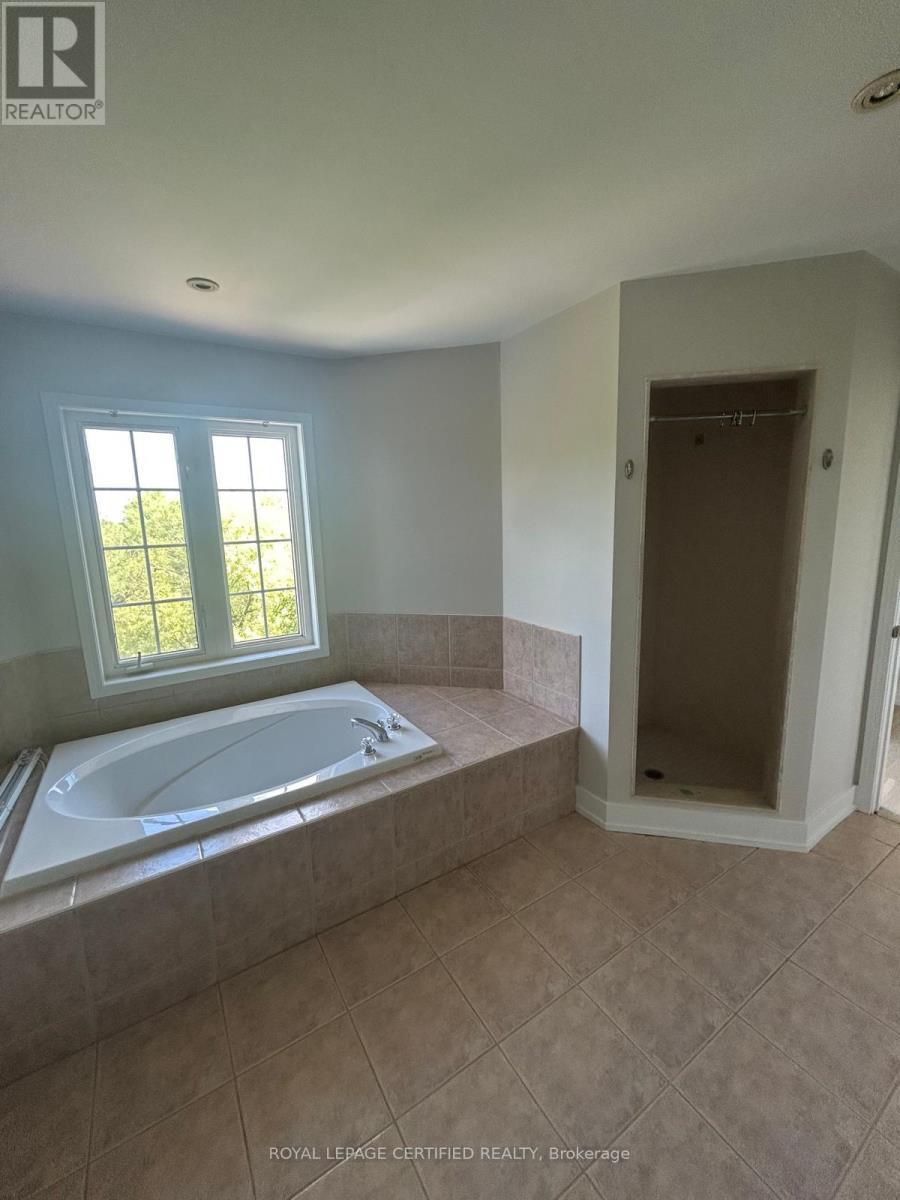 5612 Thorn Lane, Burlington, ON - Indoor Photo Showing Bathroom