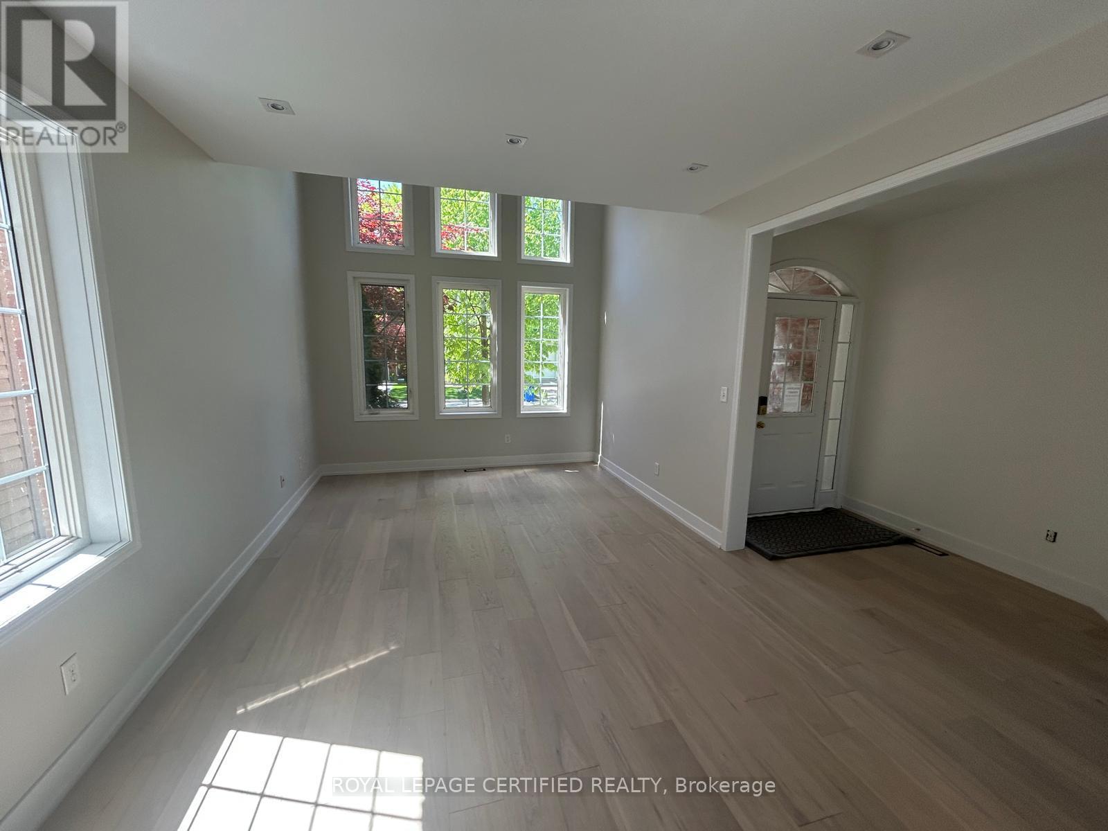 5612 Thorn Lane, Burlington, ON - Indoor Photo Showing Other Room