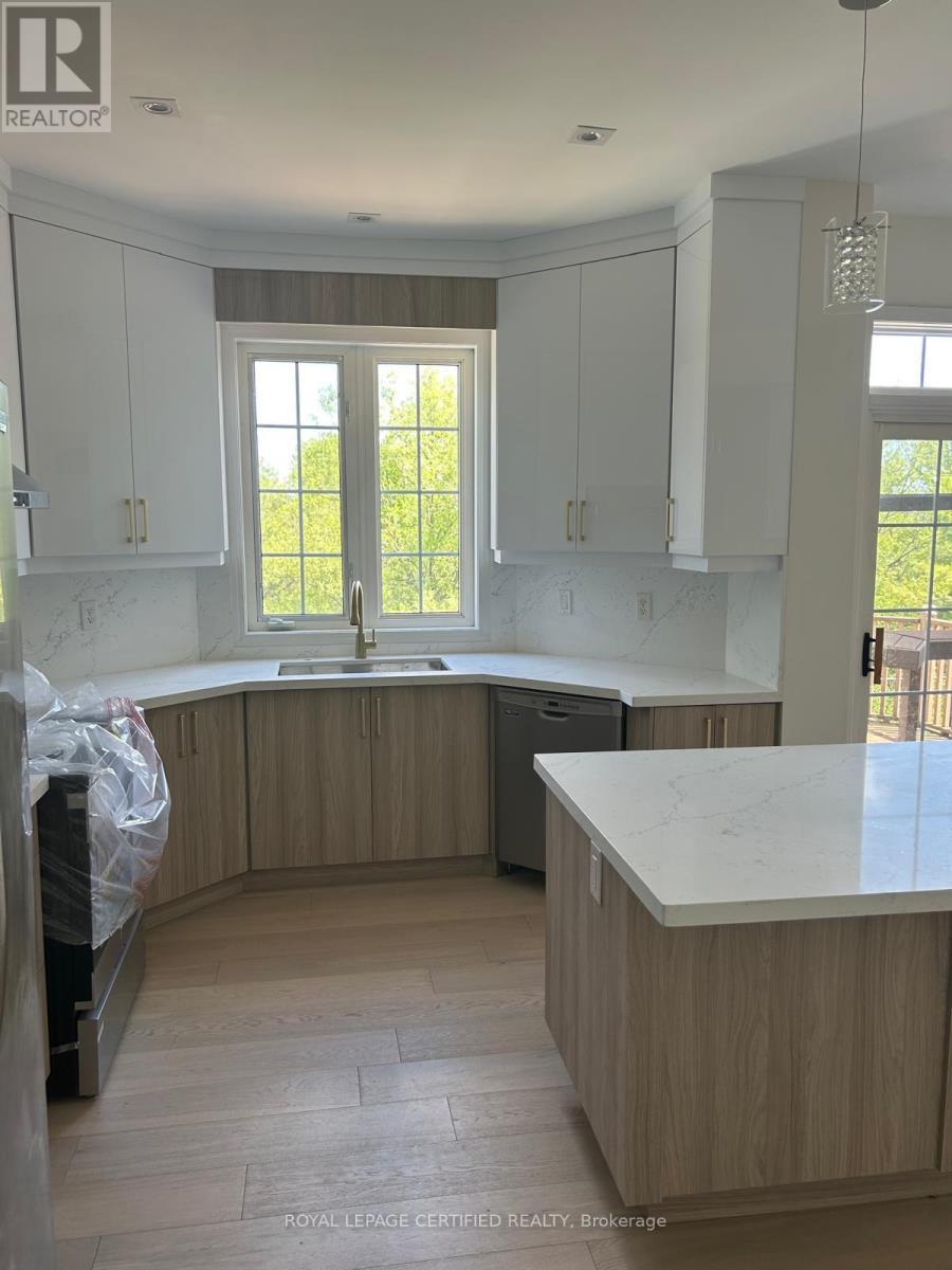 5612 Thorn Lane, Burlington, ON - Indoor Photo Showing Kitchen