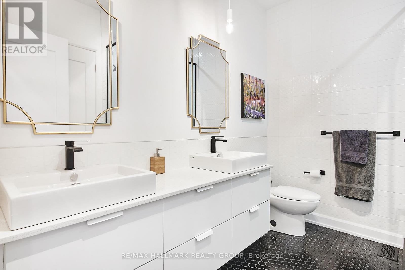 144 Florence Street, Ottawa, ON - Indoor Photo Showing Bathroom