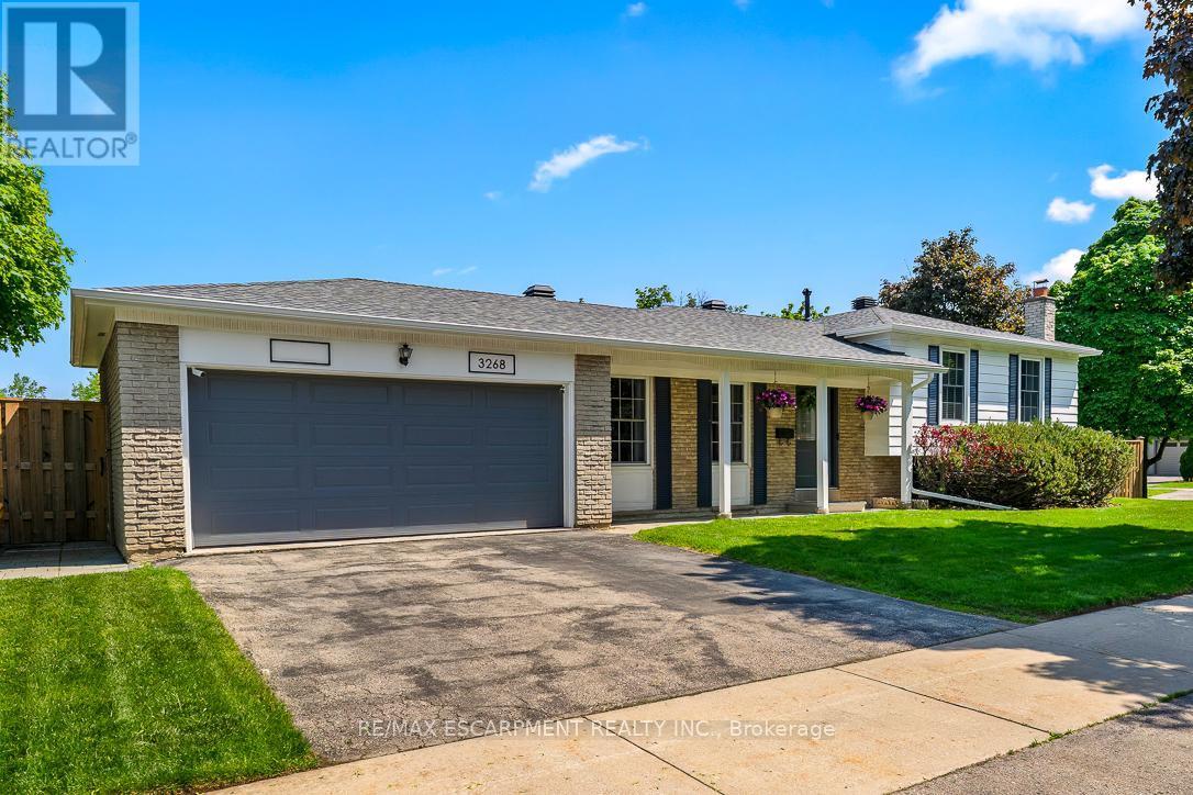 3268 Mainsail Crescent, Mississauga, ON - Outdoor With Facade