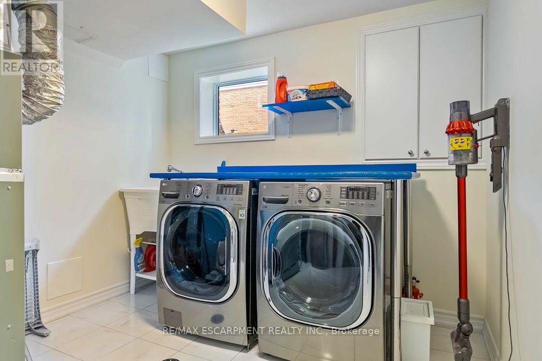 3268 Mainsail Crescent, Mississauga, ON - Indoor Photo Showing Laundry Room