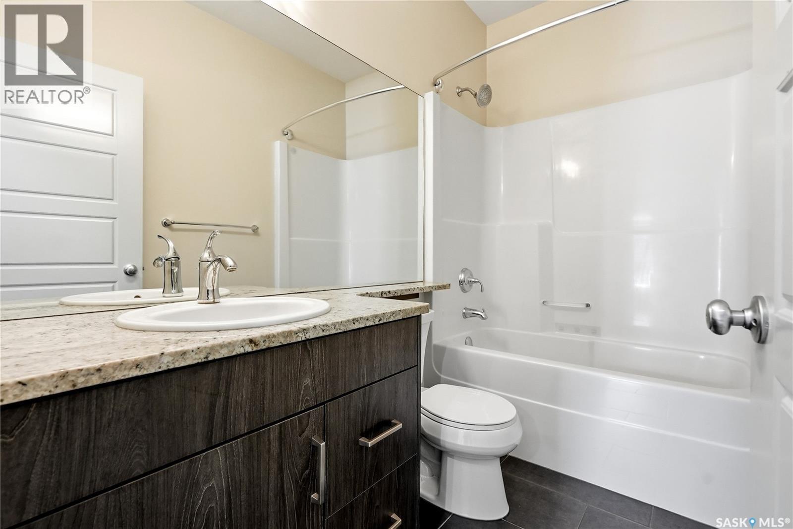 270 Newton Link, Saskatoon, SK - Indoor Photo Showing Bathroom