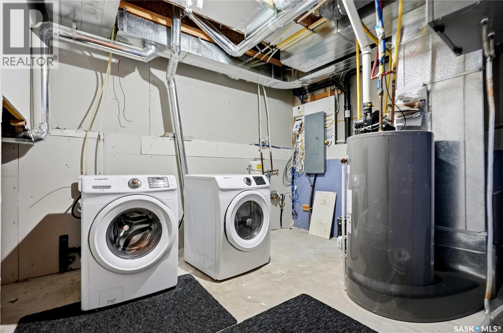 270 Newton Link, Saskatoon, SK - Indoor Photo Showing Laundry Room