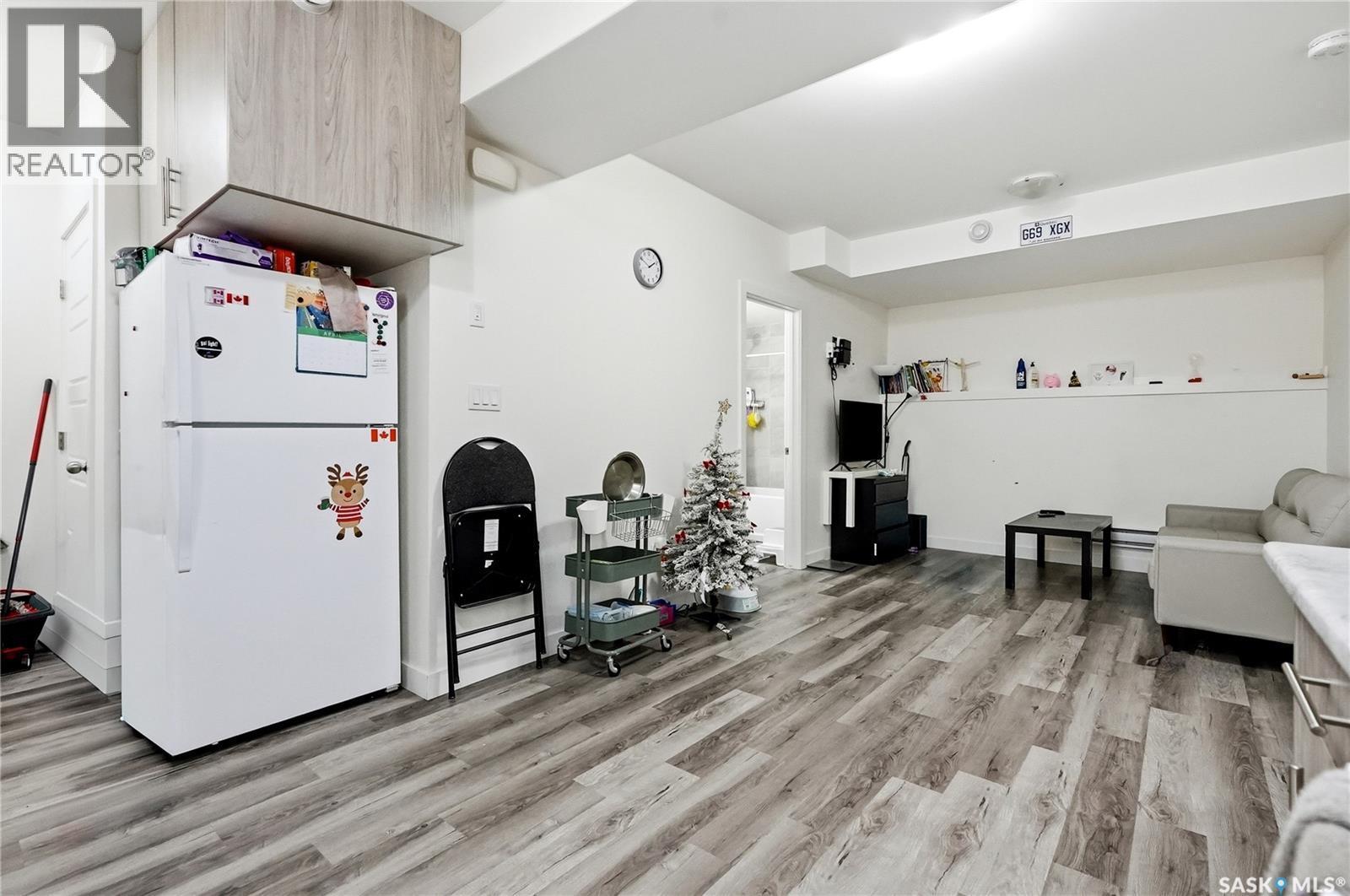 270 Newton Link, Saskatoon, SK - Indoor
