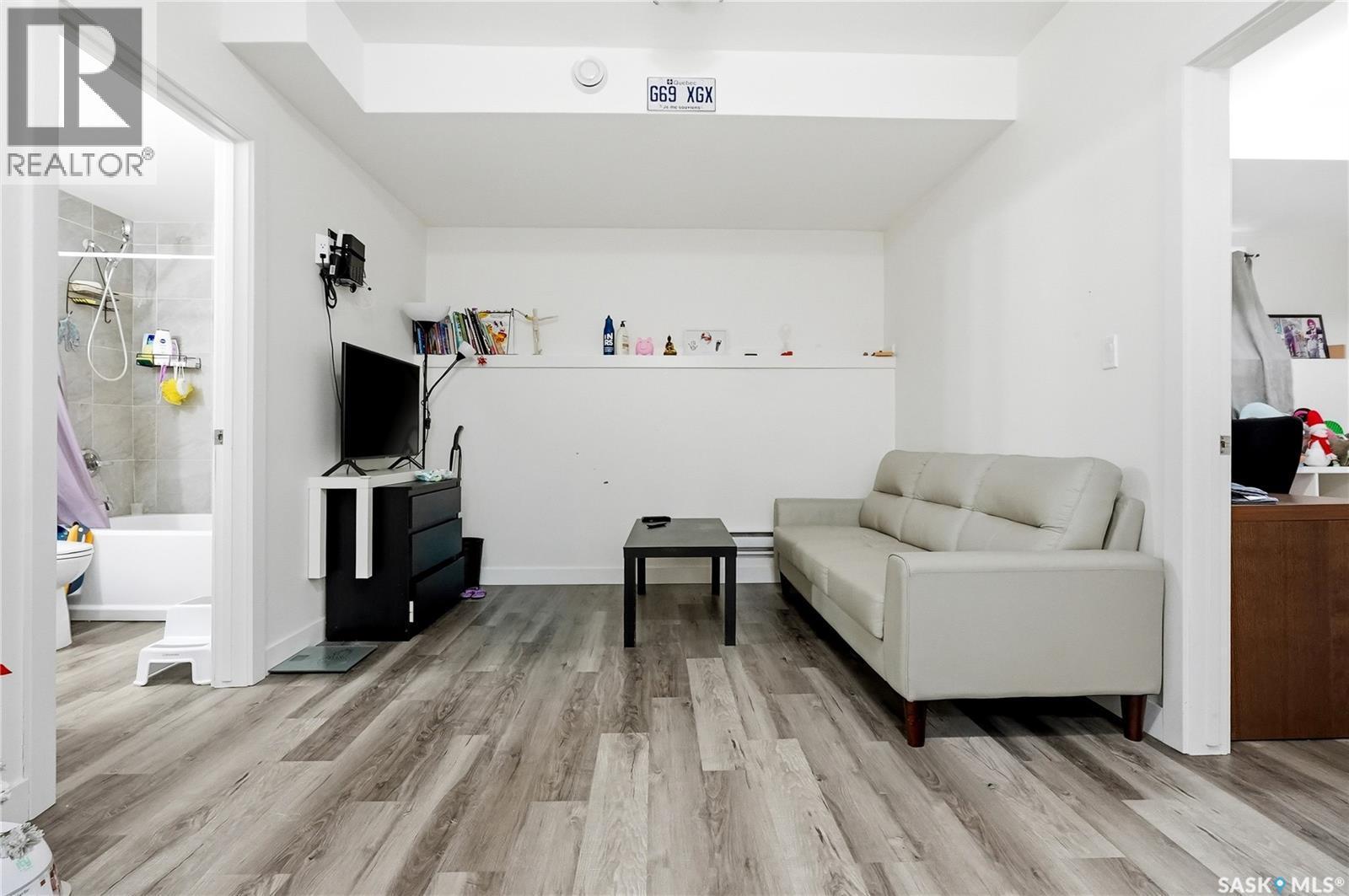 270 Newton Link, Saskatoon, SK - Indoor