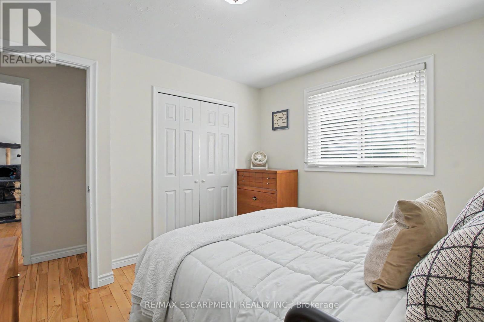 304 St Andrews Drive, Hamilton, ON - Indoor Photo Showing Bedroom