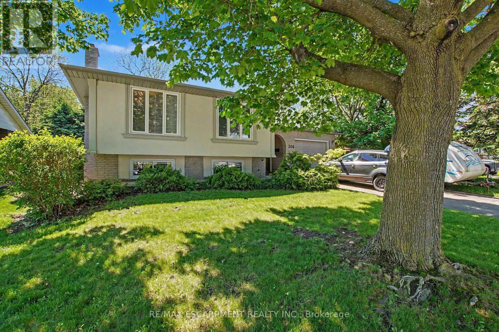 304 St Andrews Drive, Hamilton, ON - Outdoor