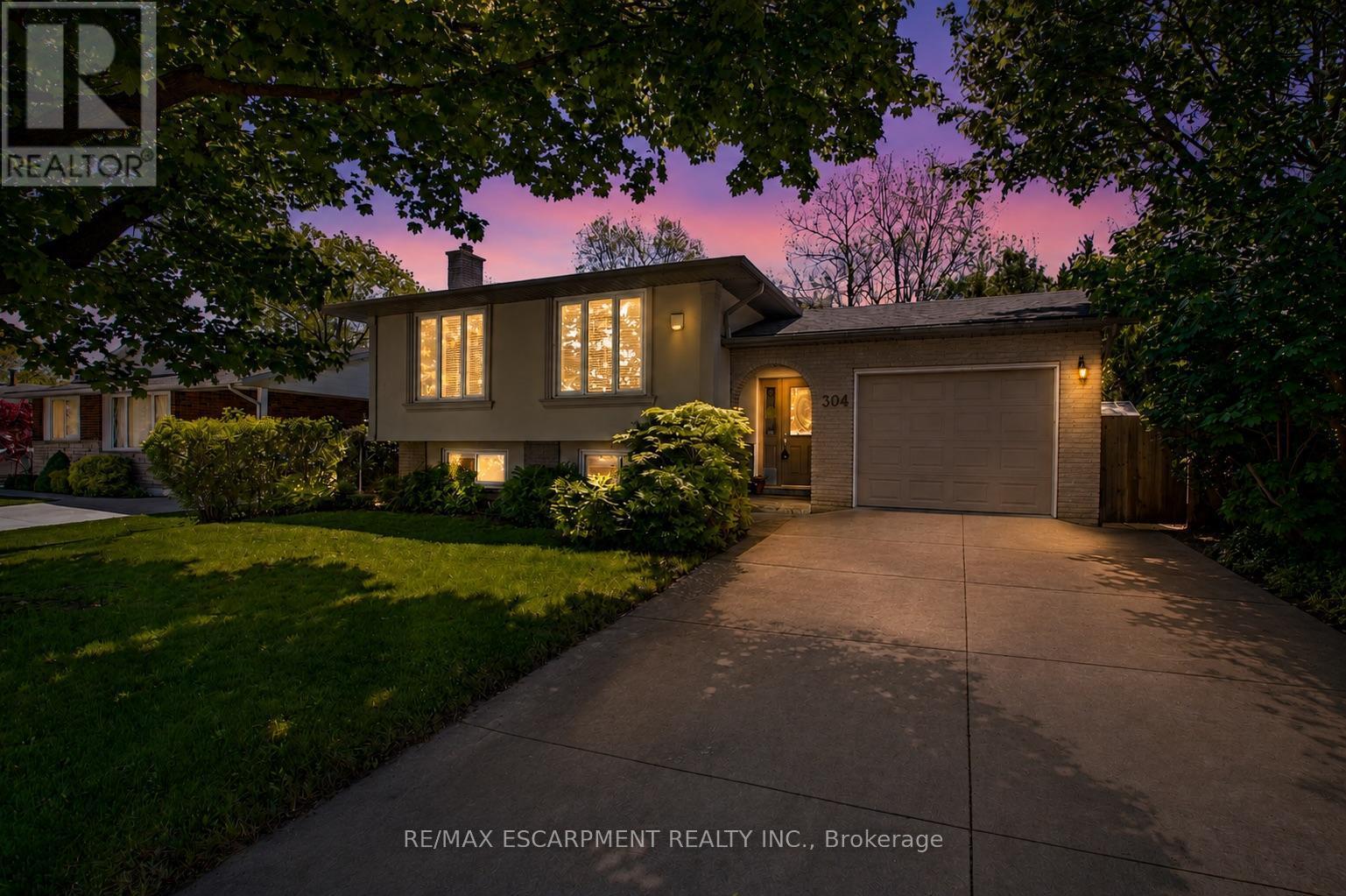 304 St Andrews Drive, Hamilton, ON - Outdoor
