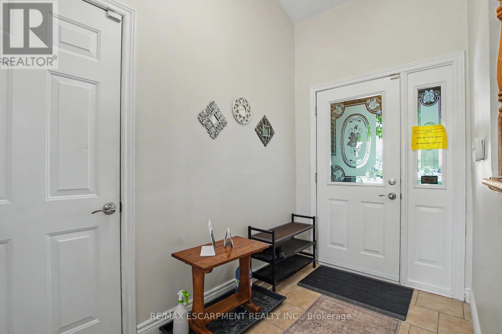 304 St Andrews Drive, Hamilton, ON - Indoor Photo Showing Other Room
