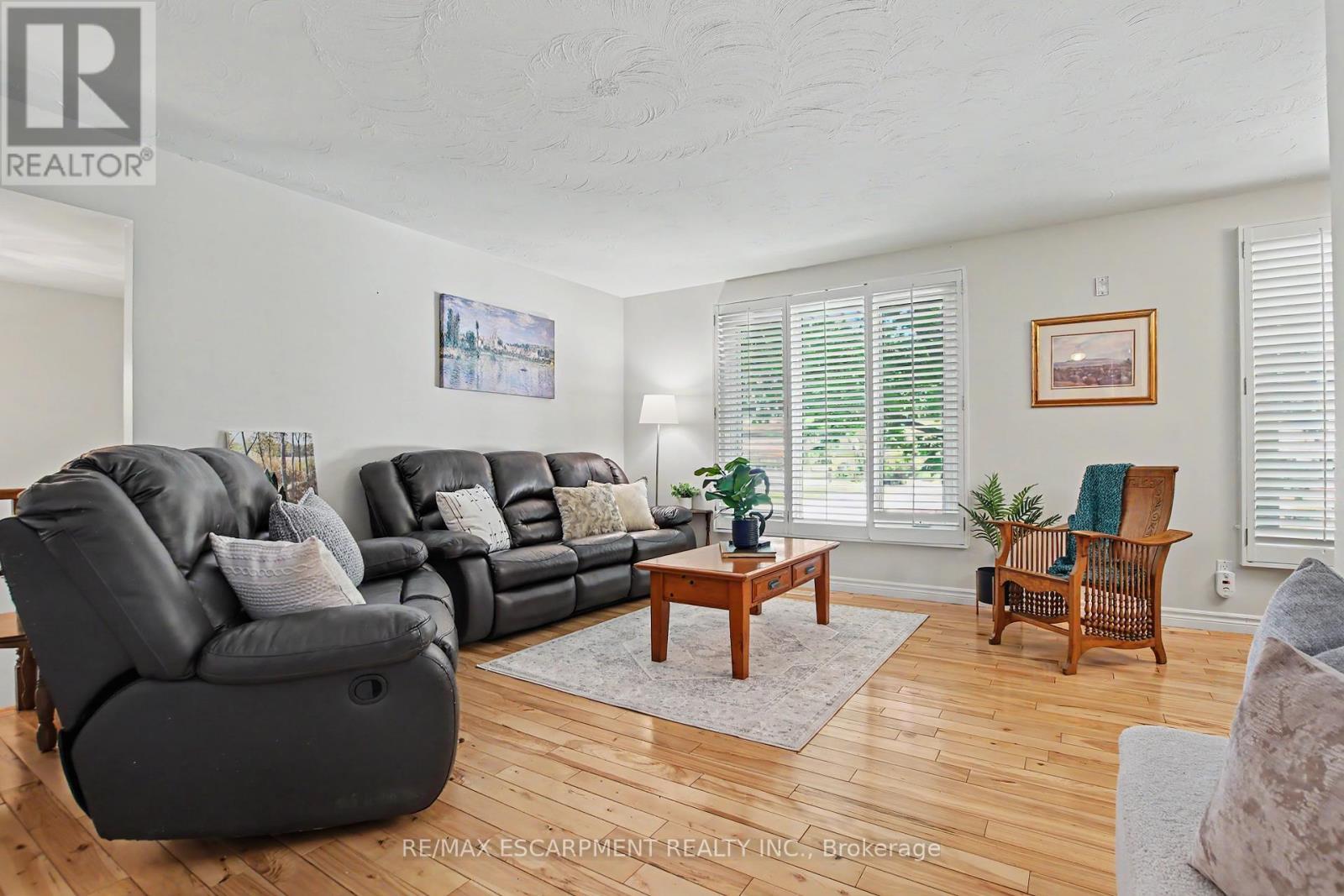 304 St Andrews Drive, Hamilton, ON - Indoor Photo Showing Living Room