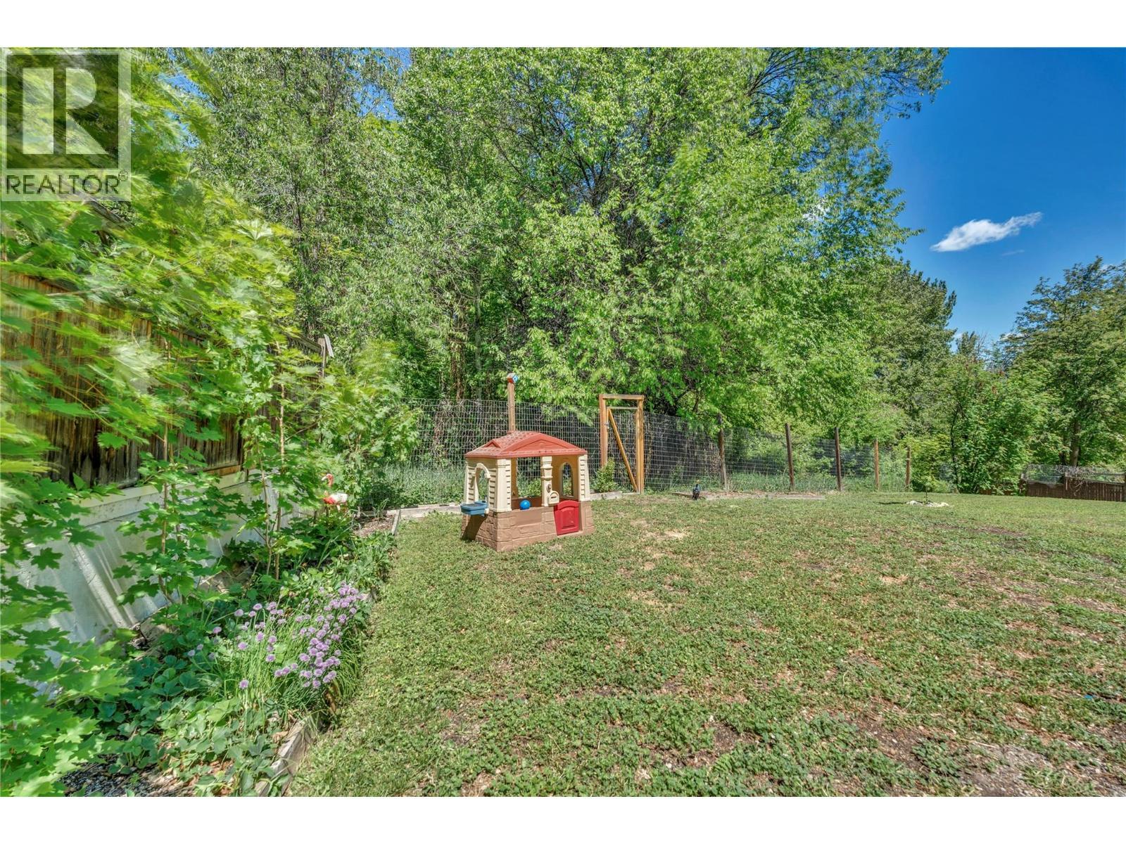 14406 Latimer Avenue, Summerland, BC - Outdoor