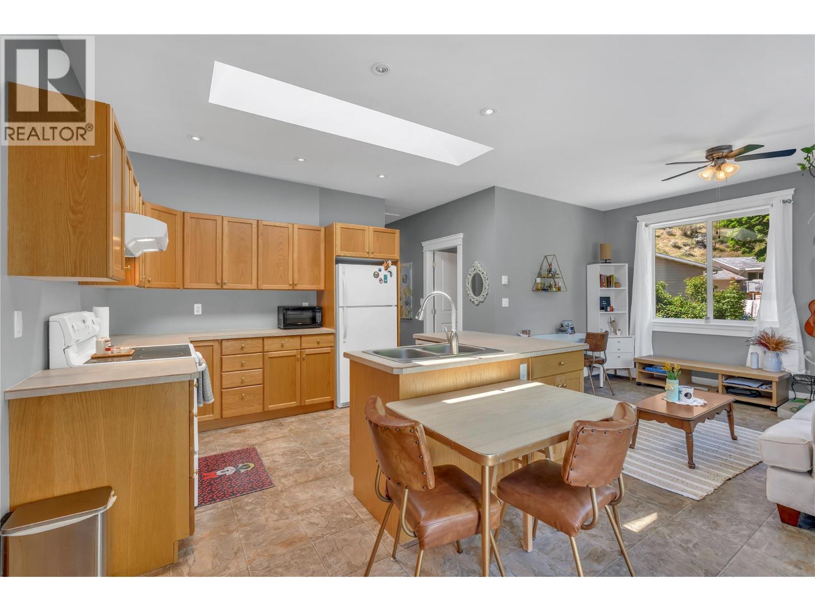 14406 Latimer Avenue, Summerland, BC - Indoor Photo Showing Kitchen With Double Sink
