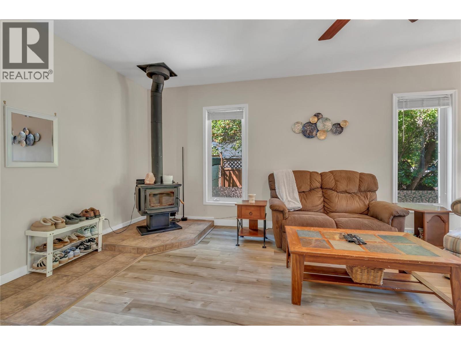14406 Latimer Avenue, Summerland, BC - Indoor Photo Showing Living Room With Fireplace