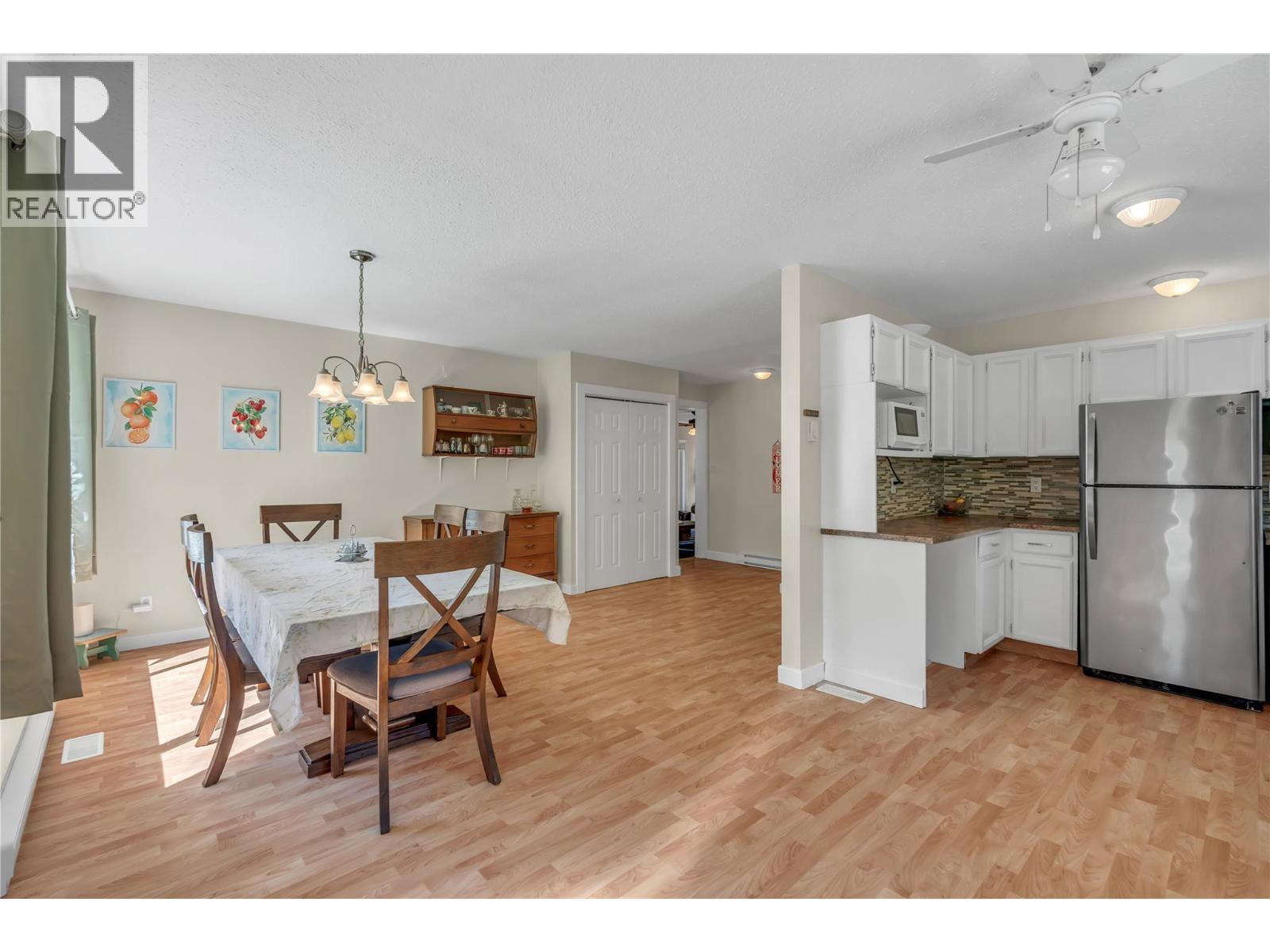 14406 Latimer Avenue, Summerland, BC - Indoor