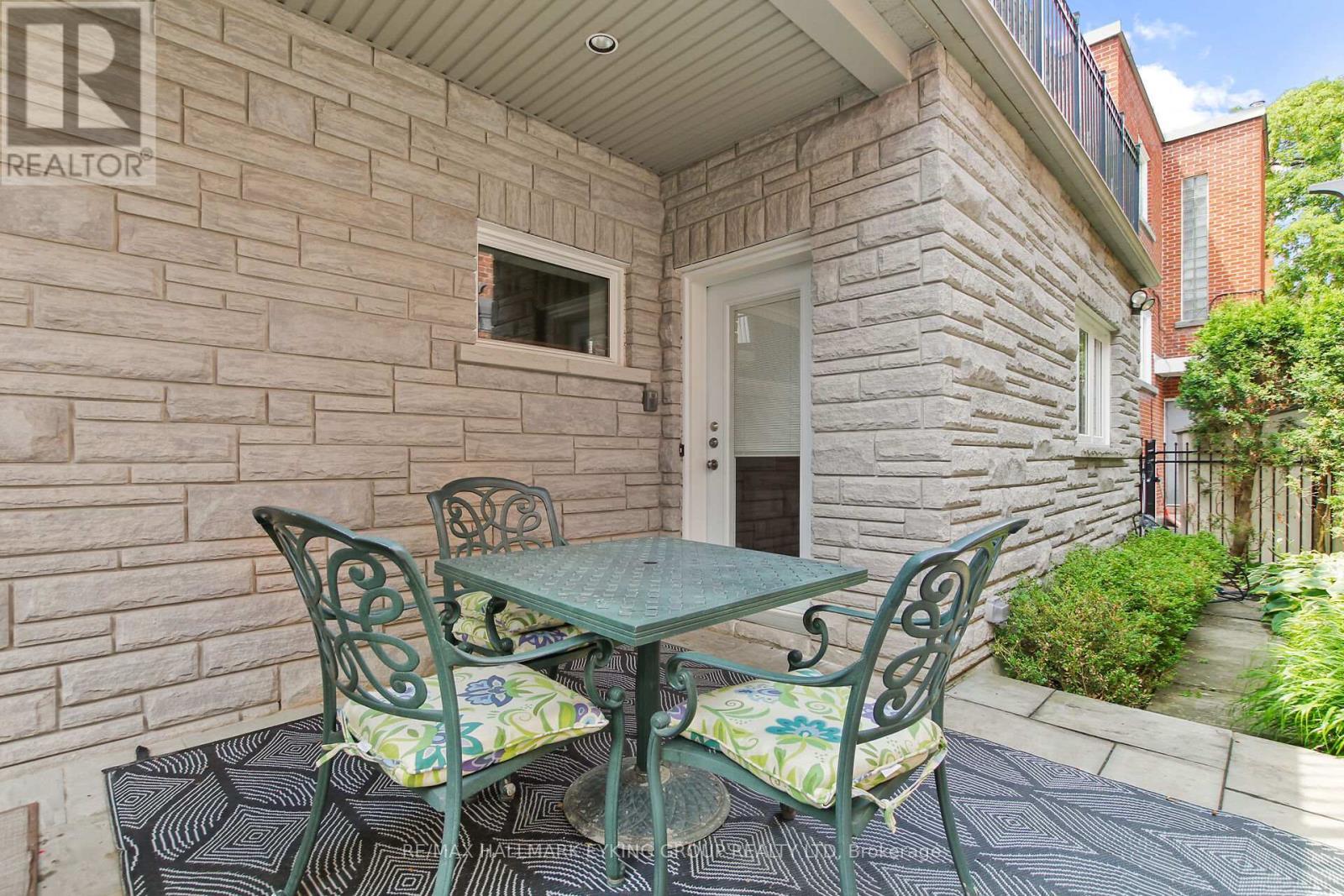 121 Macdonald Street, Ottawa, ON - Outdoor