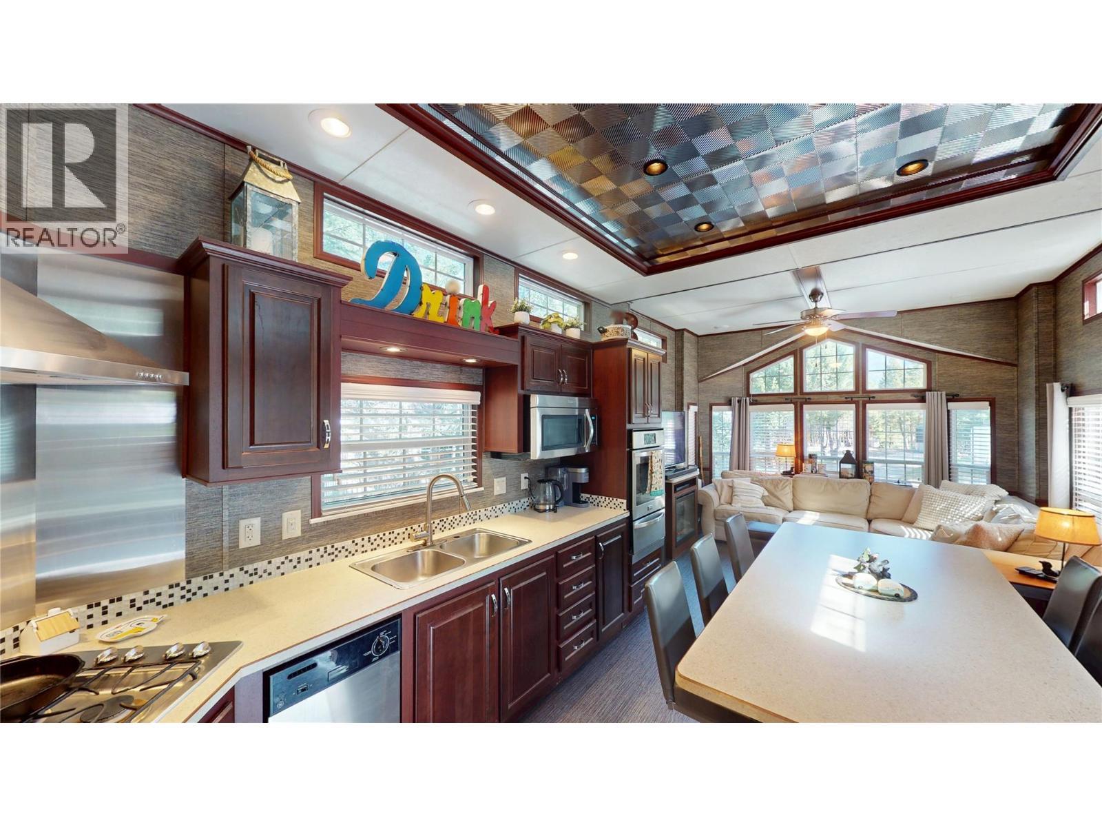 4893 Lynx Crescent, Radium Hot Springs, BC