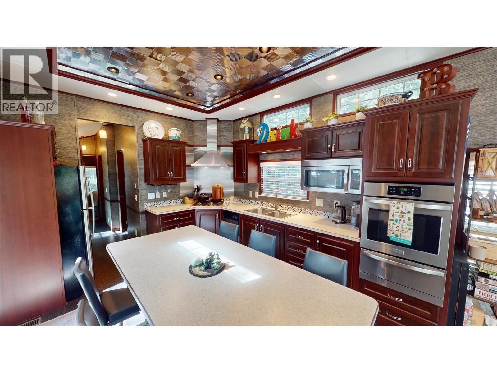 4893 Lynx Crescent, Radium Hot Springs, BC