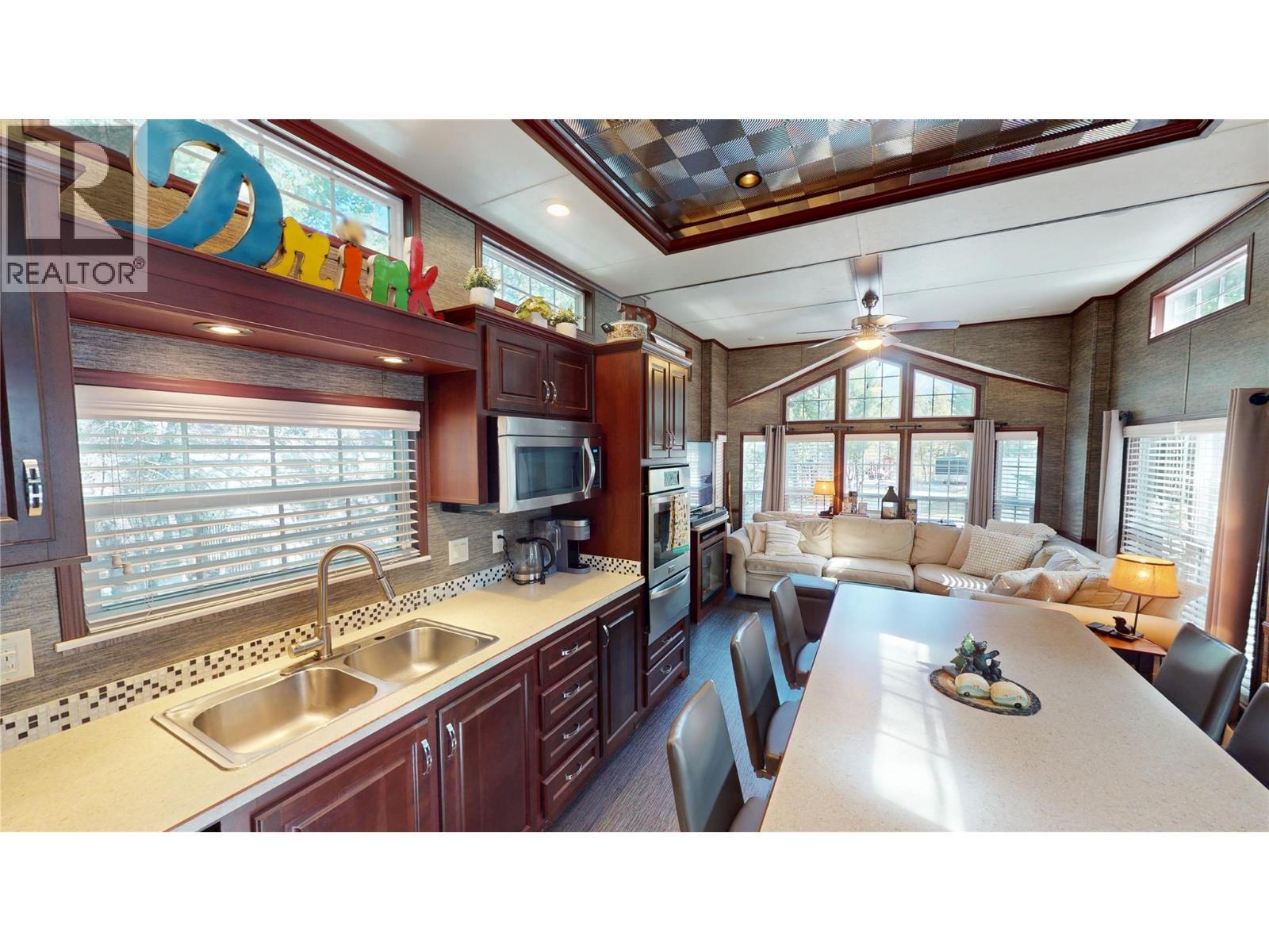 4893 Lynx Crescent, Radium Hot Springs, BC