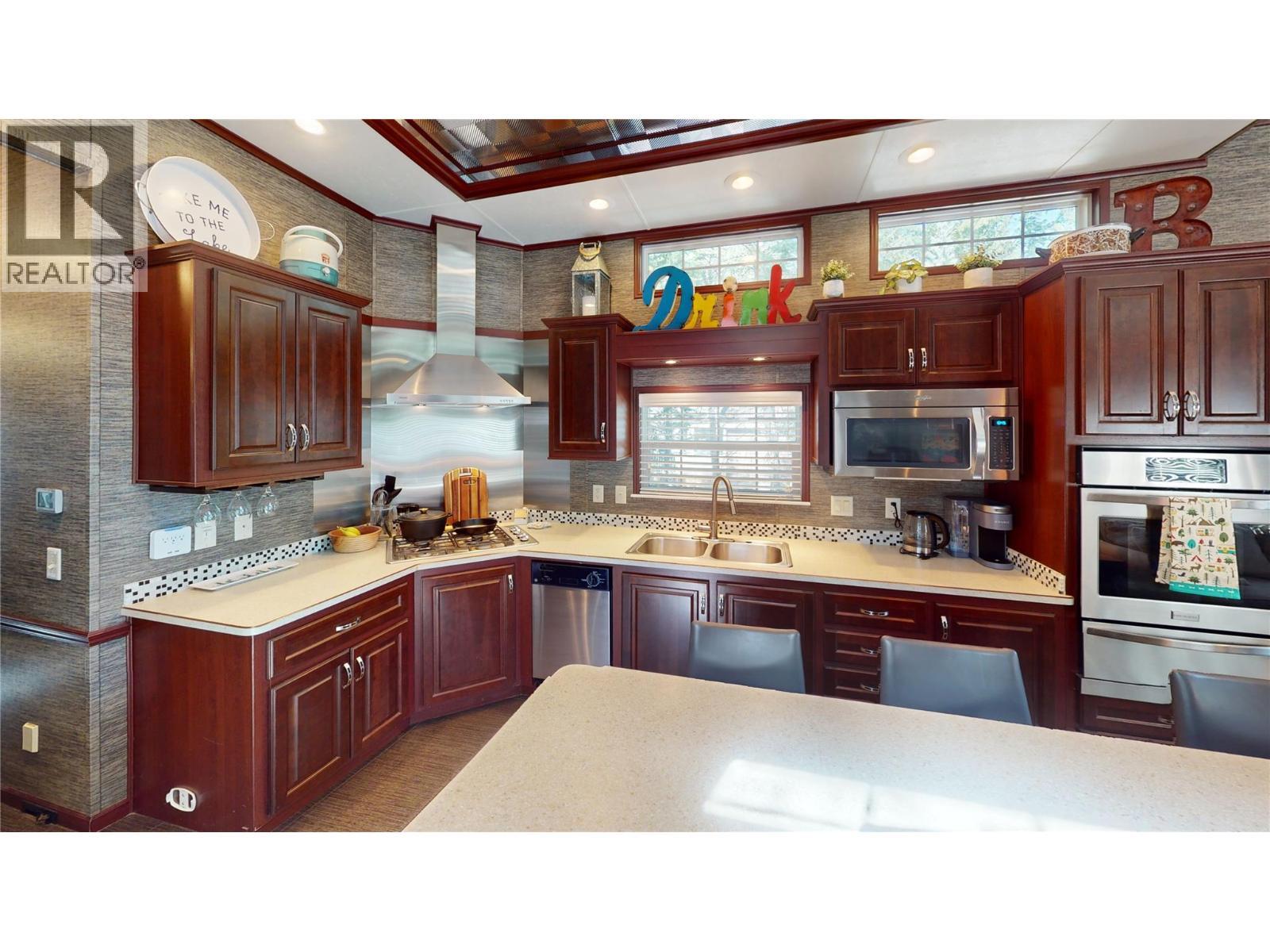 4893 Lynx Crescent, Radium Hot Springs, BC