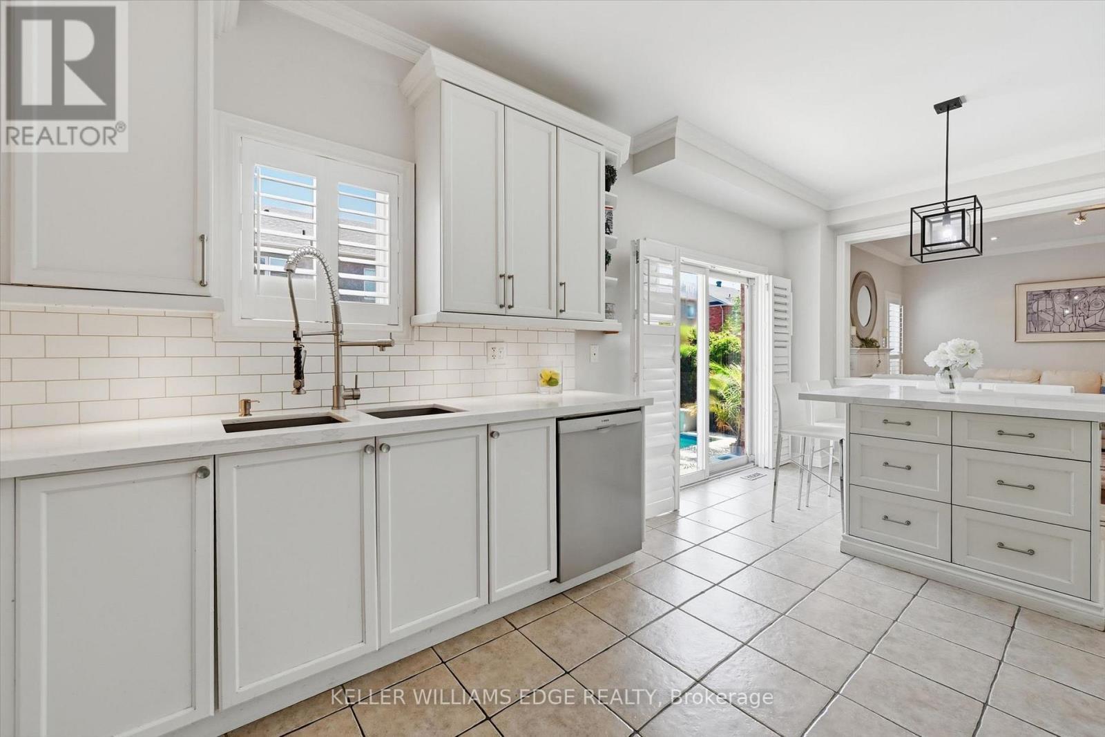 5444 Sundial Road, Burlington, ON - Indoor Photo Showing Kitchen