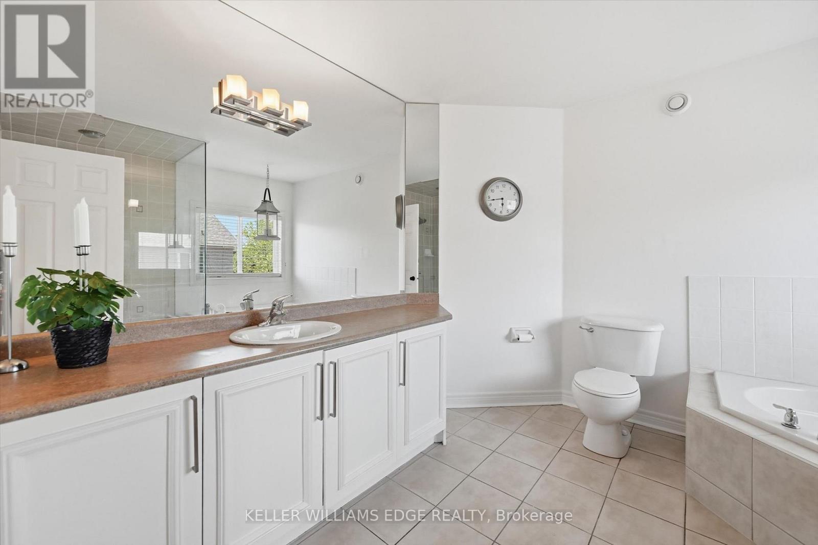 5444 Sundial Road, Burlington, ON - Indoor Photo Showing Bathroom