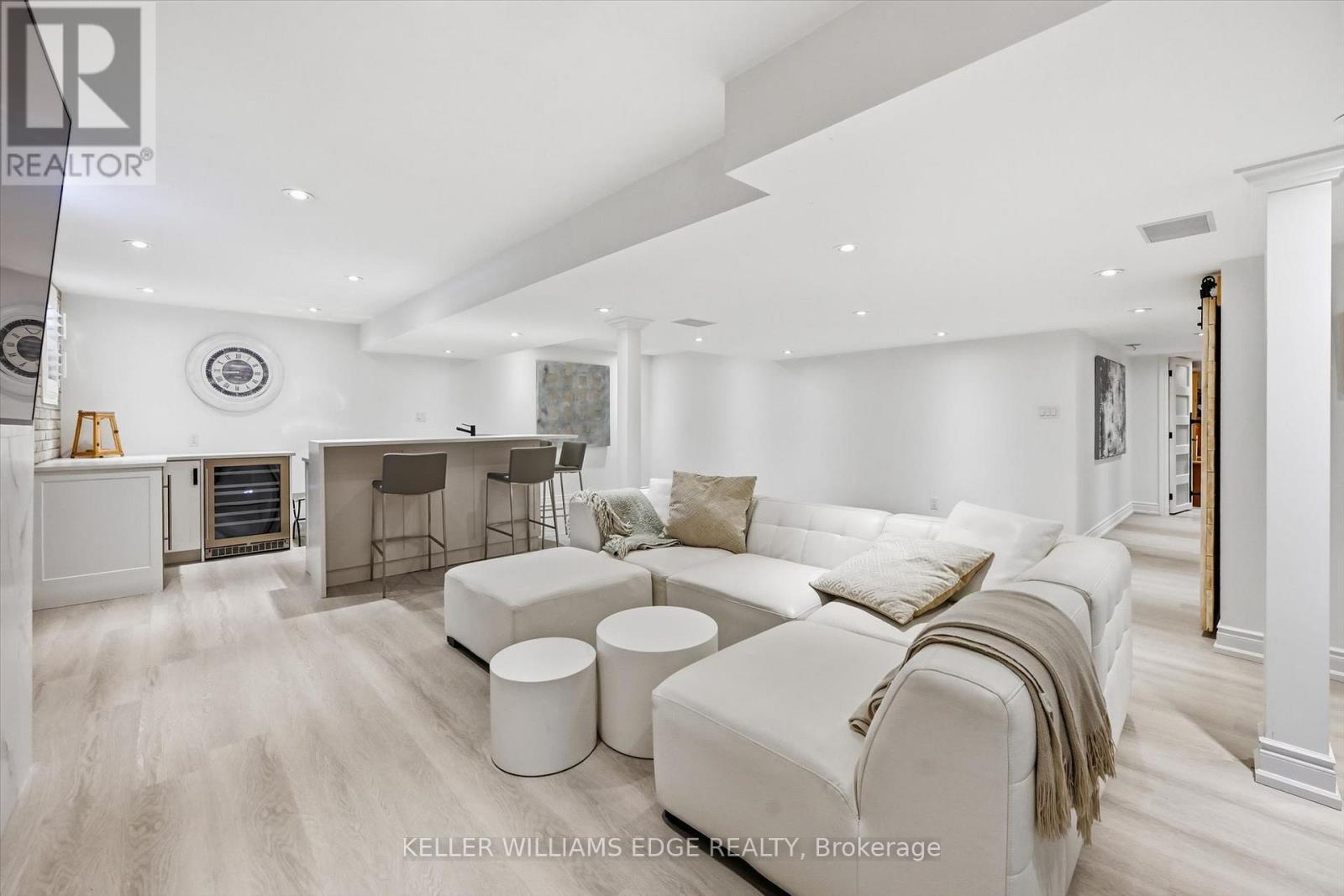 5444 Sundial Road, Burlington, ON - Indoor Photo Showing Living Room
