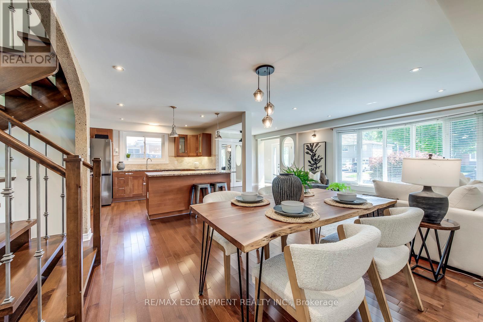 5281 Cindy Lane, Burlington, ON - Indoor Photo Showing Dining Room