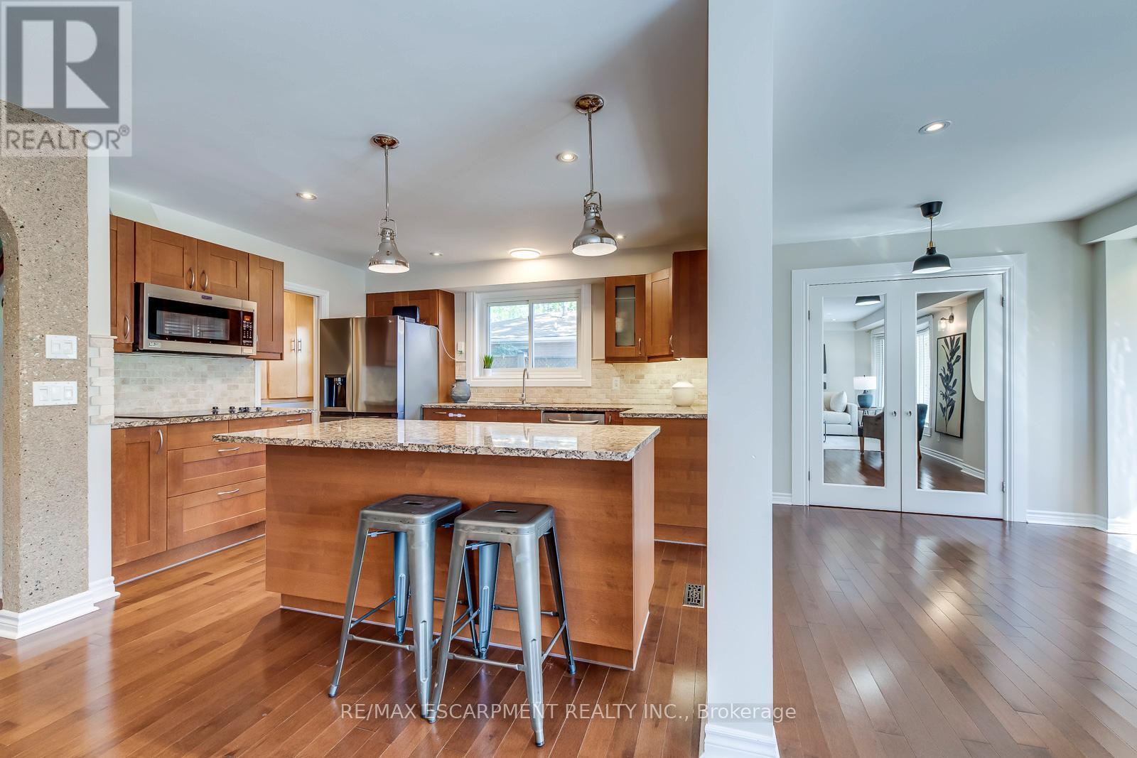 5281 Cindy Lane, Burlington, ON - Indoor Photo Showing Kitchen