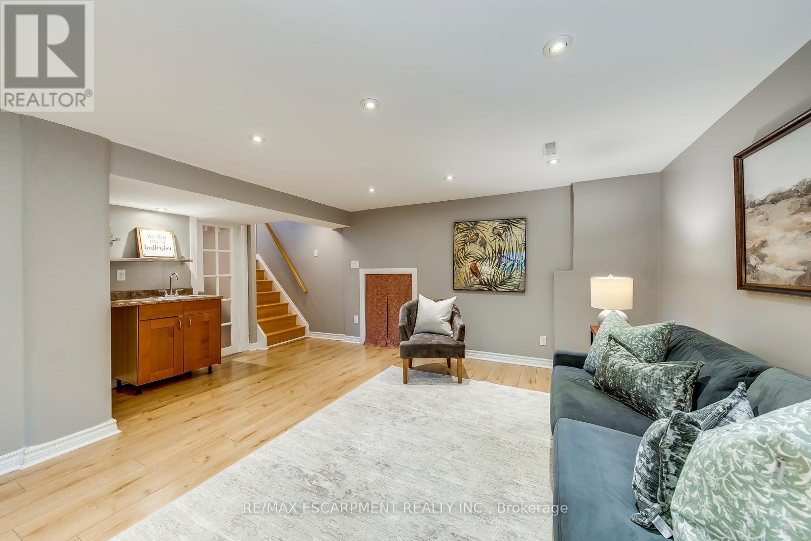 5281 Cindy Lane, Burlington, ON - Indoor Photo Showing Other Room