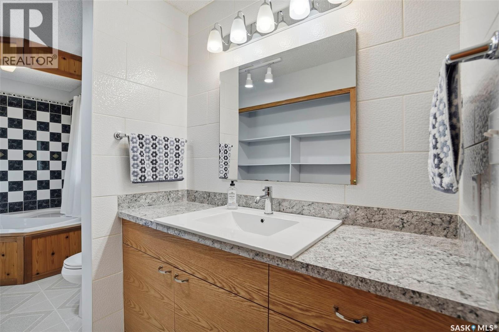 818 Pukwana Drive, Manitou Beach, SK - Indoor Photo Showing Bathroom