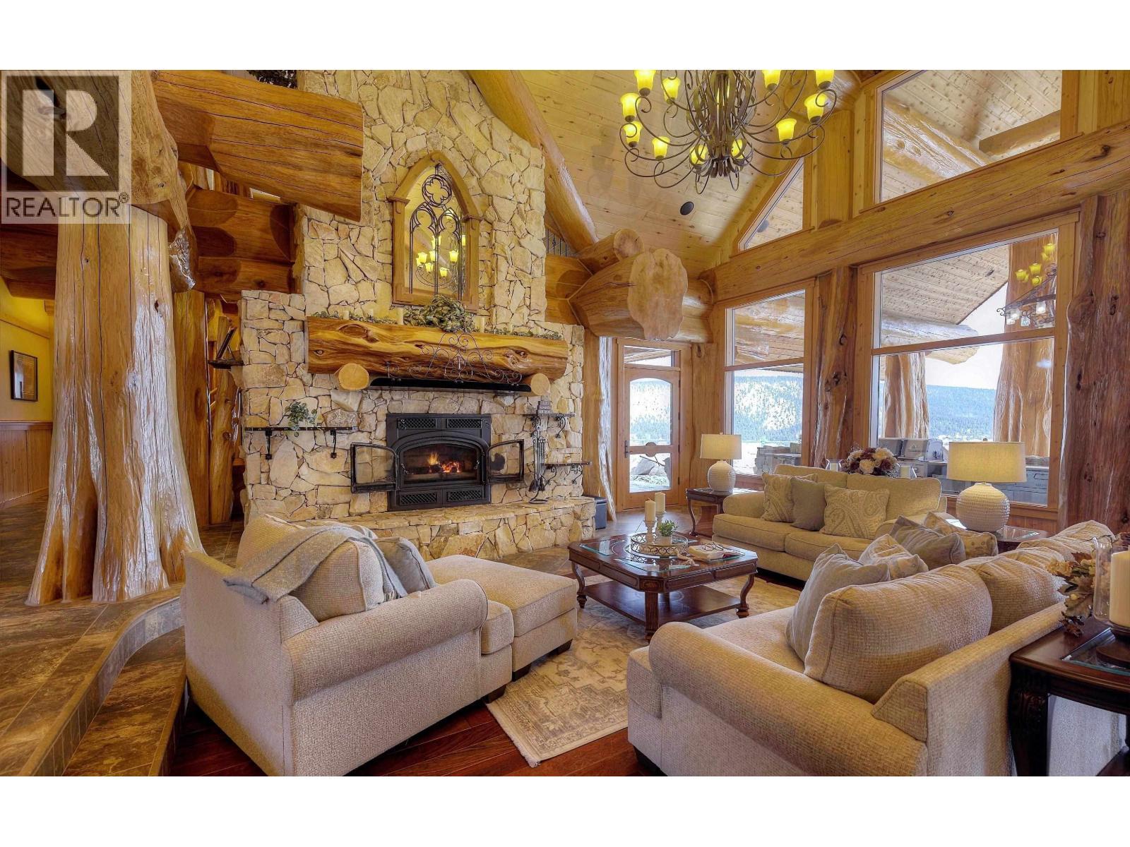 1255 Prosperity Way, Williams Lake, BC - Indoor Photo Showing Living Room With Fireplace