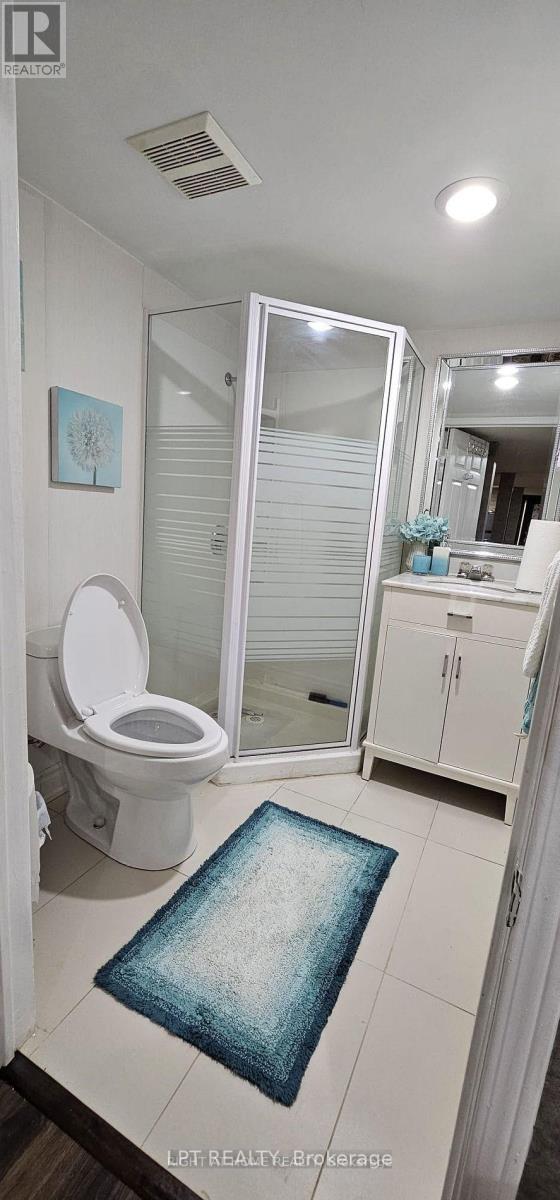 3577 Colonial Drive, Mississauga, ON - Indoor Photo Showing Laundry Room