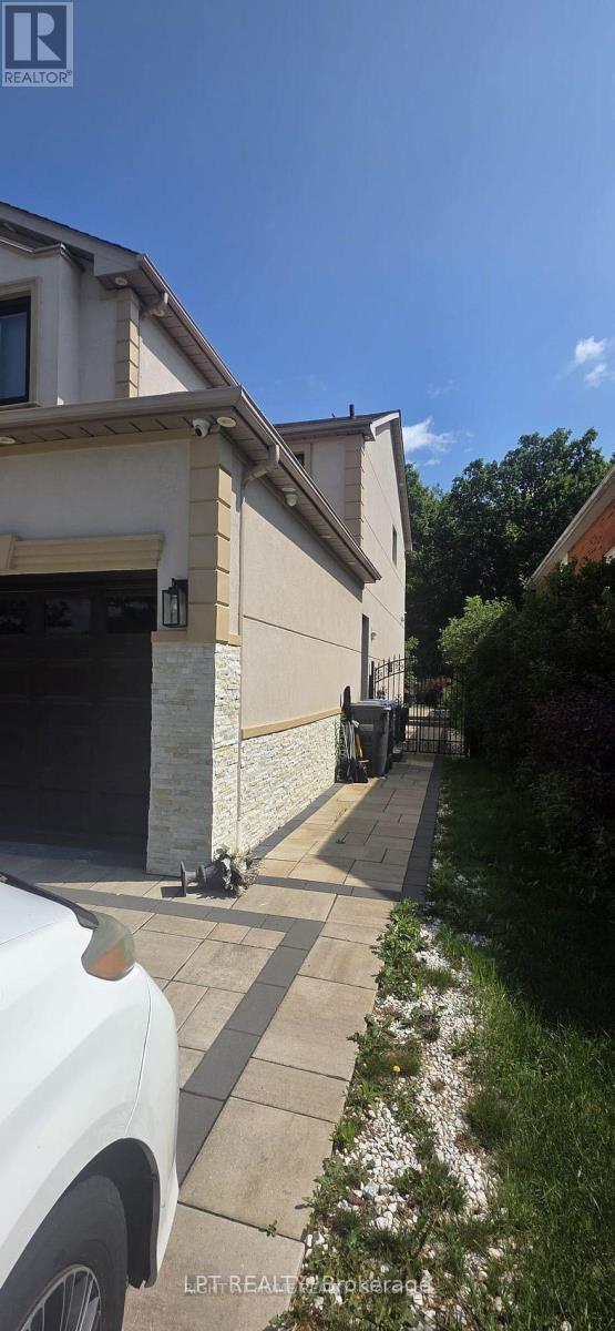 3577 Colonial Drive, Mississauga, ON - Outdoor