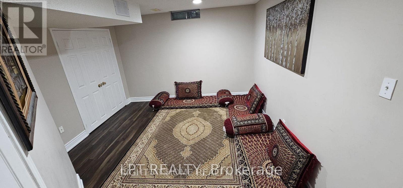 3577 Colonial Drive, Mississauga, ON - Indoor Photo Showing Other Room