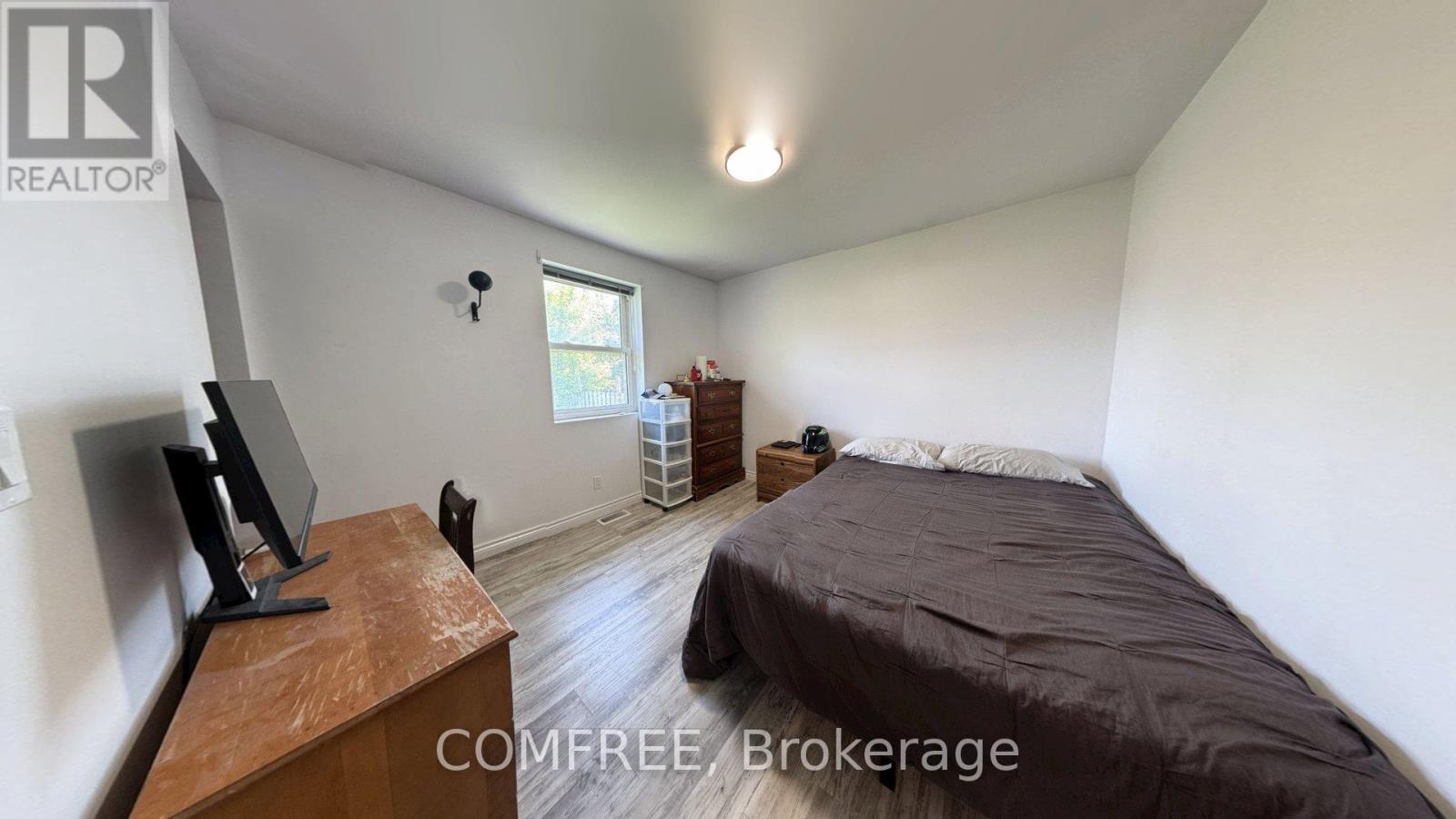 3277 Baby Street, Windsor, ON - Indoor Photo Showing Bedroom