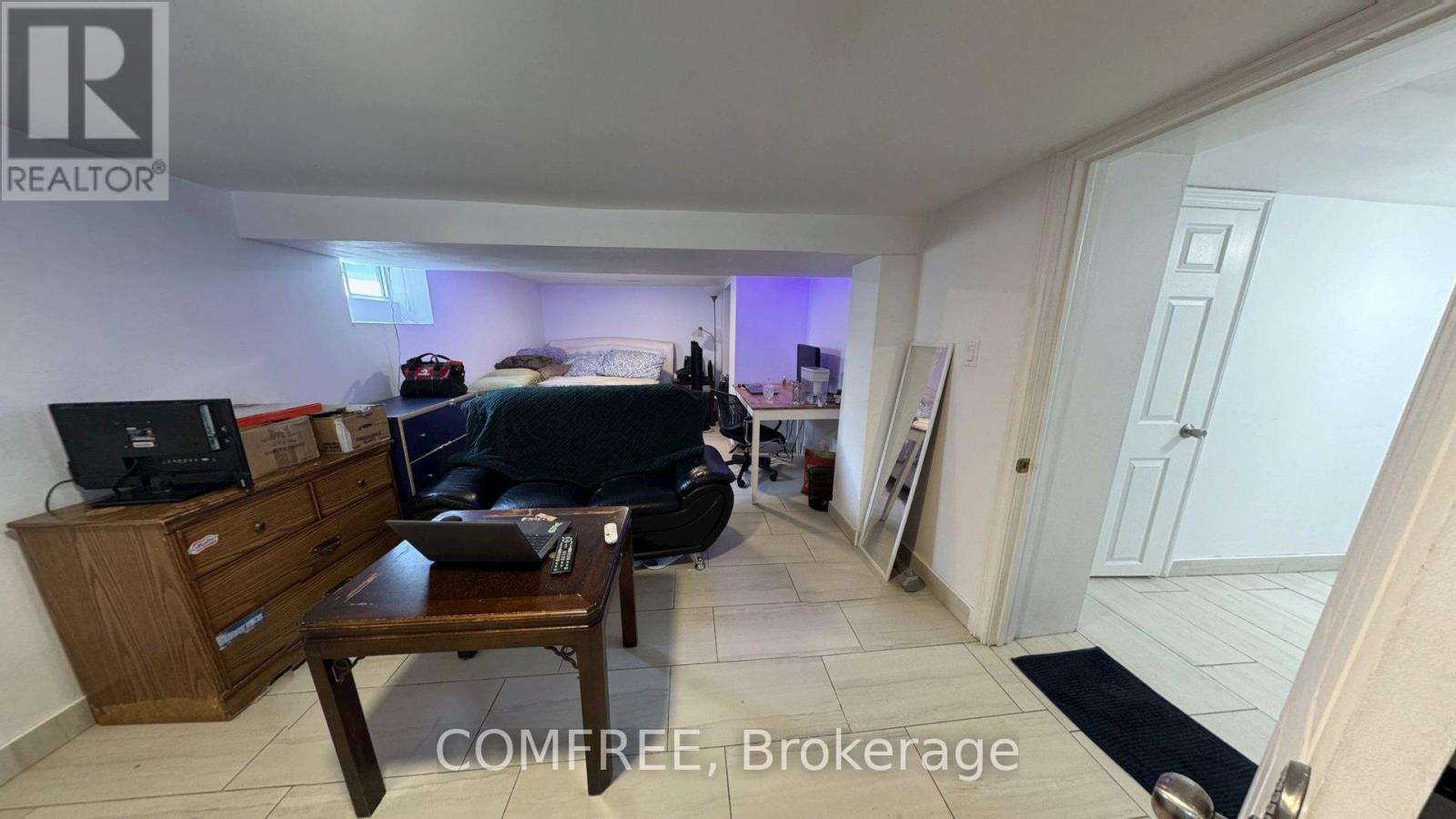 3277 Baby Street, Windsor, ON - Indoor
