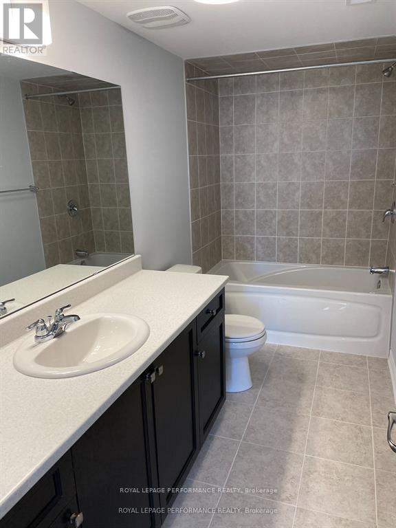 704 Kizis Private, Ottawa, ON - Indoor Photo Showing Bathroom