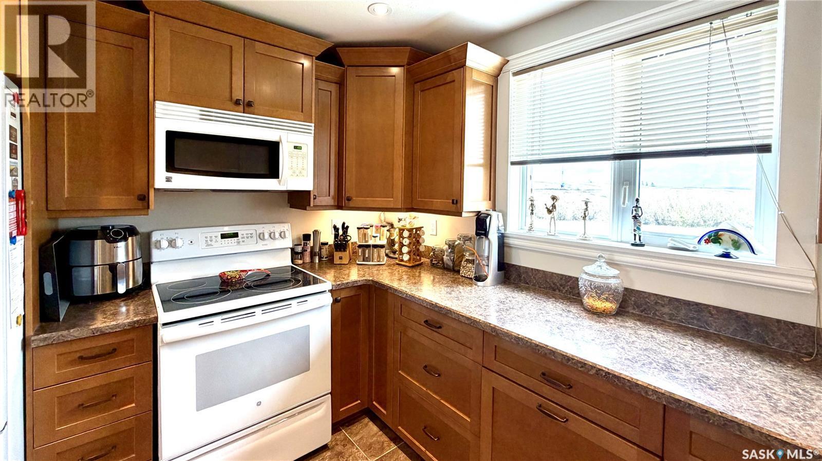 East Craik Acreage, Craik, SK - Indoor Photo Showing Kitchen