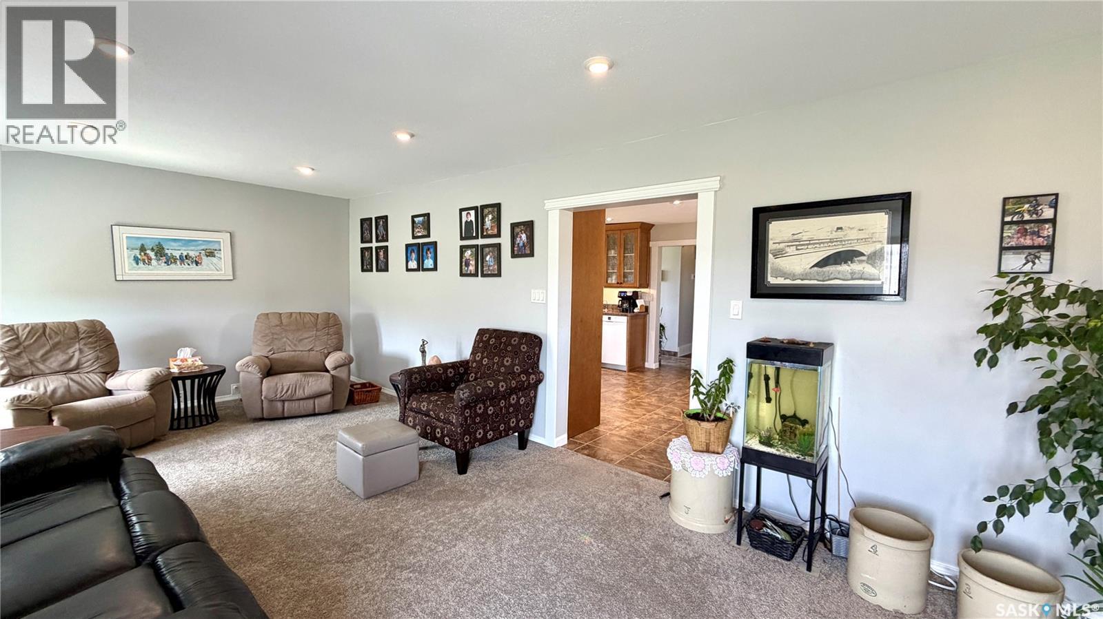 East Craik Acreage, Craik, SK - Indoor Photo Showing Living Room