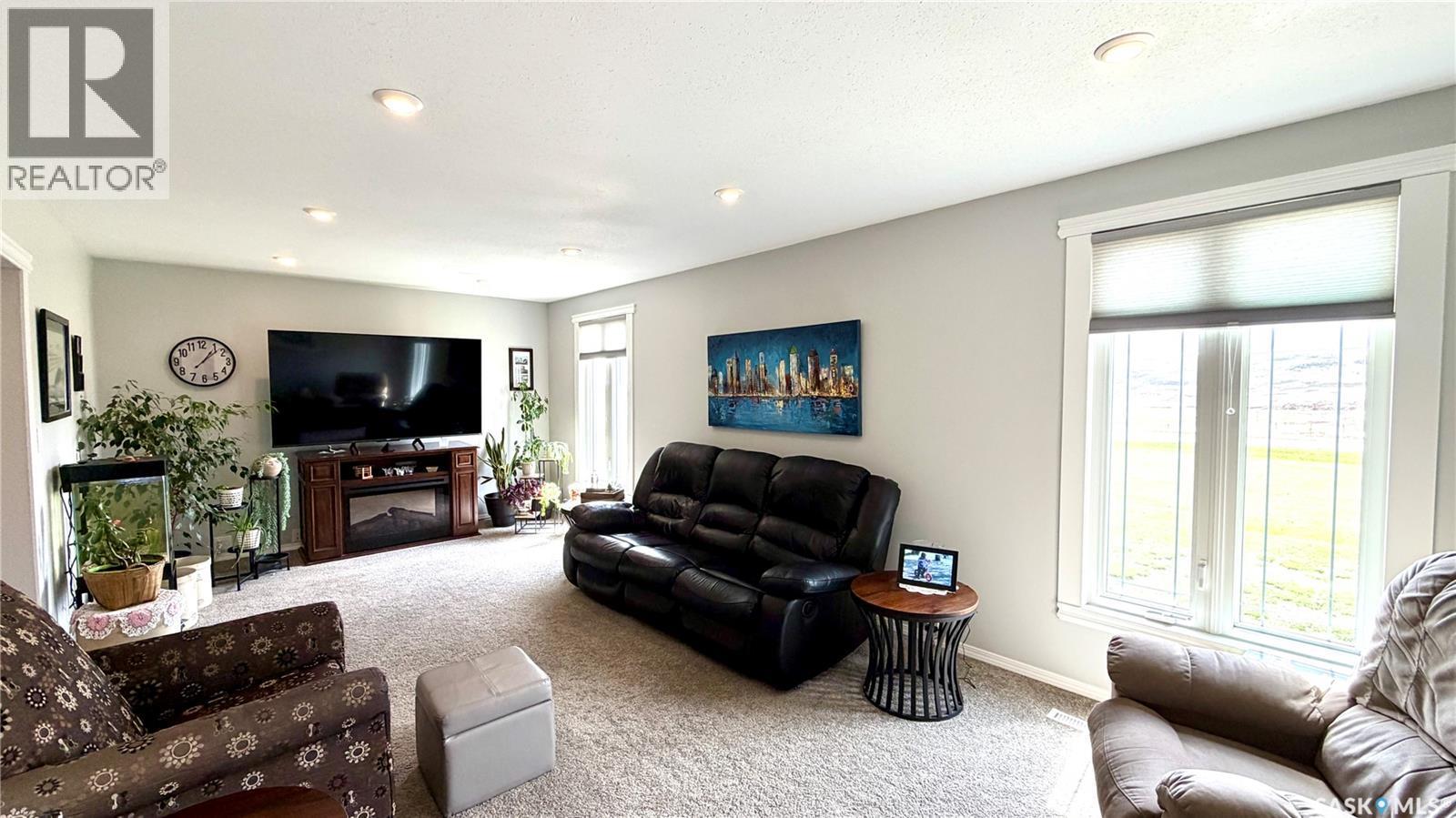 East Craik Acreage, Craik, SK - Indoor Photo Showing Living Room