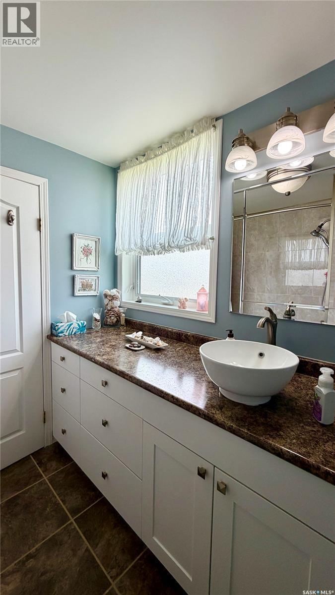 East Craik Acreage, Craik, SK - Indoor Photo Showing Bathroom