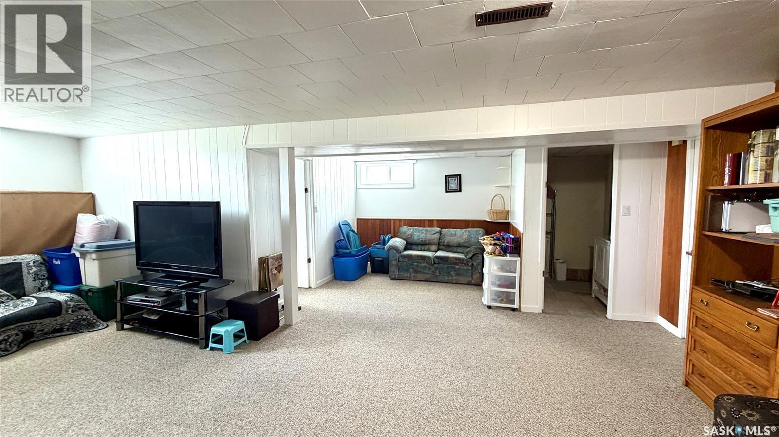 East Craik Acreage, Craik, SK - Indoor