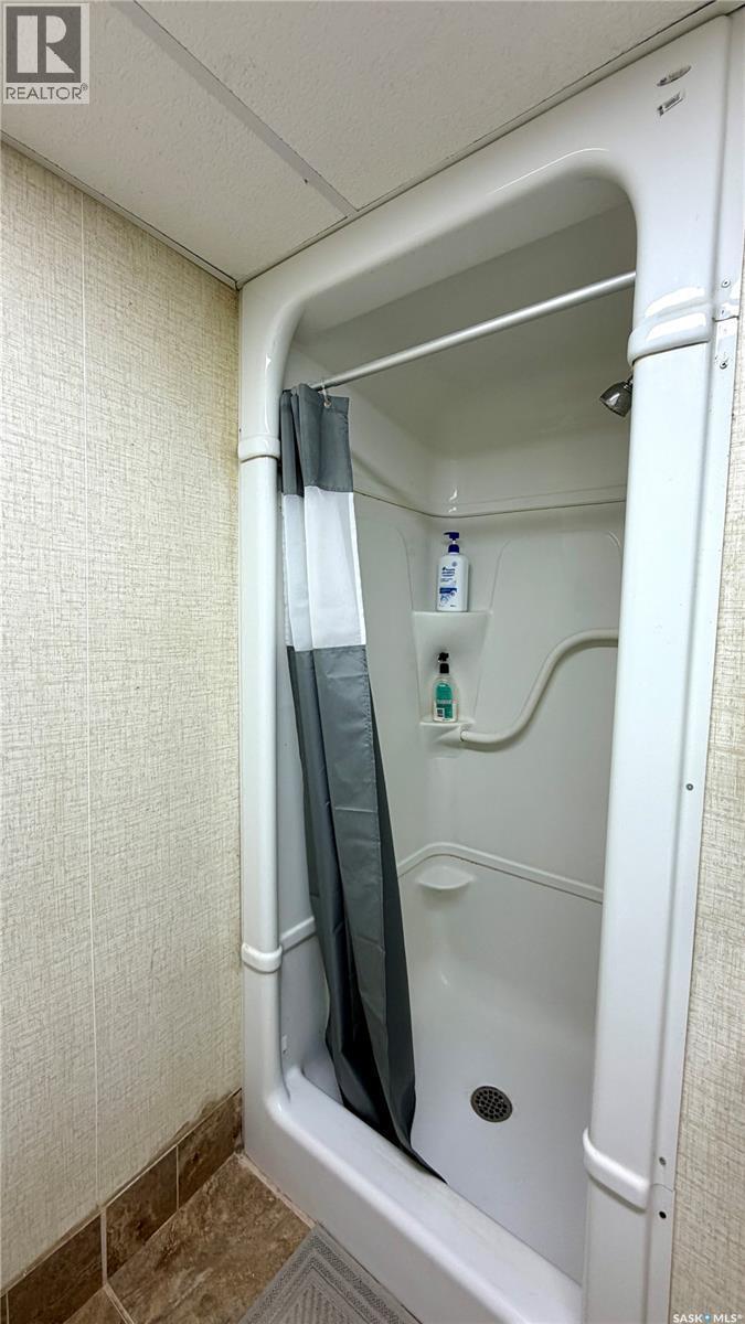 East Craik Acreage, Craik, SK - Indoor Photo Showing Bathroom