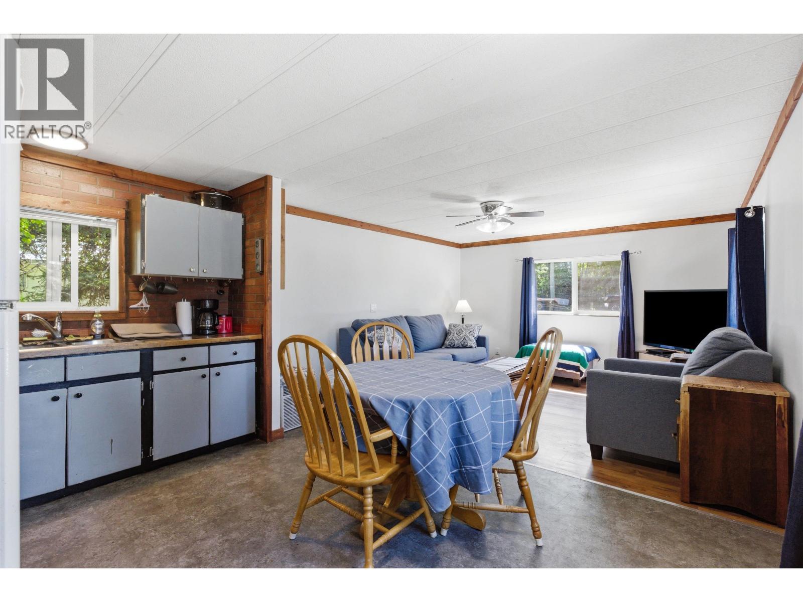 173 Westcoast Road, Williams Lake, BC - Indoor Photo Showing Kitchen