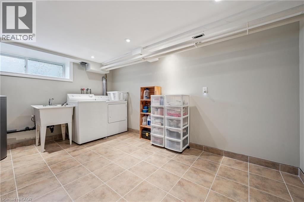 Laundry area - 128 Wilhelm Street, Kitchener, ON - Indoor Photo Showing Laundry Room
