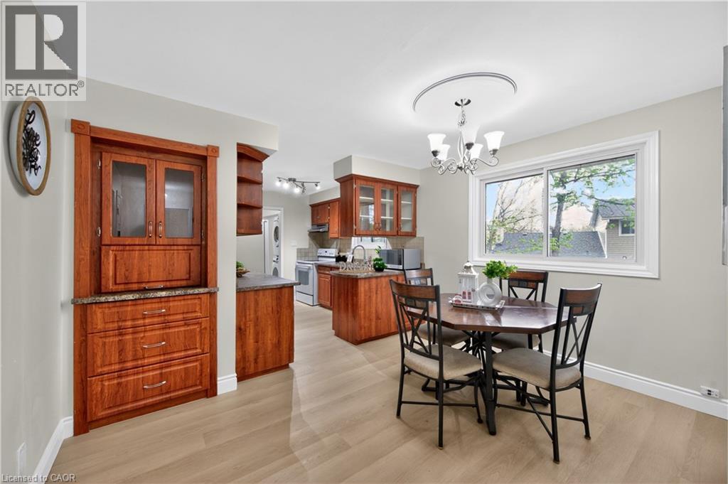 217 Pinegrove Crescent, Waterloo, ON - Indoor Photo Showing Dining Room