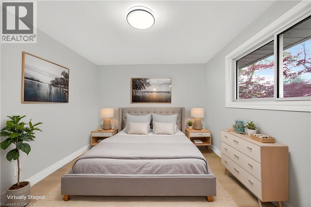 217 Pinegrove Crescent, Waterloo, ON - Indoor Photo Showing Bedroom