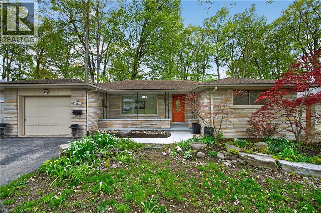 217 Pinegrove Crescent, Waterloo, ON - Outdoor