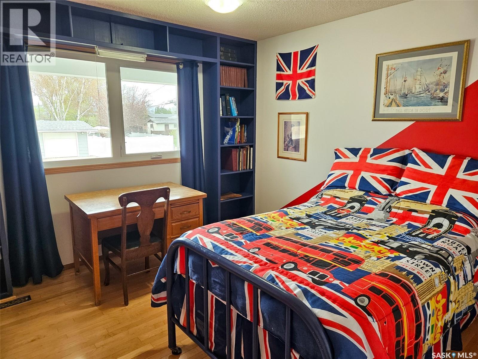 720 Whyte Avenue, Swift Current, SK - Indoor Photo Showing Bedroom